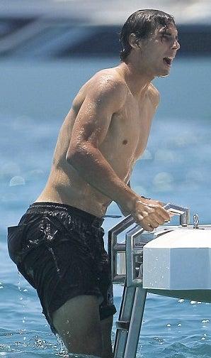 Nadal se tomó un descanso y disfrutó del mar de Ibiza. (FOTO: CORTESÍA DAILY MAIL)