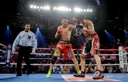 El pugilista argentino mostró su calidad en el cuadrilátero y dominó a Chávez | AP