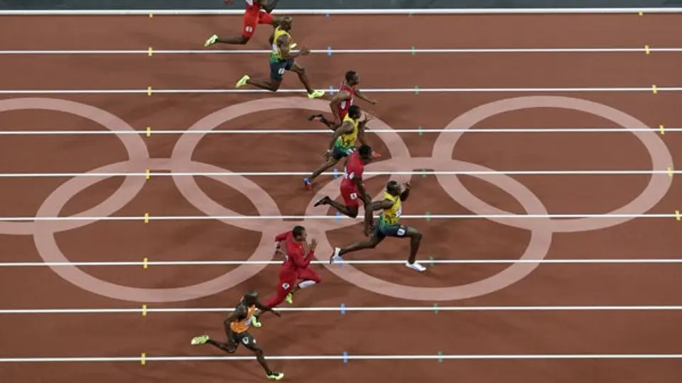 Arrestan a hombre por lanzar botella en Final de 100m