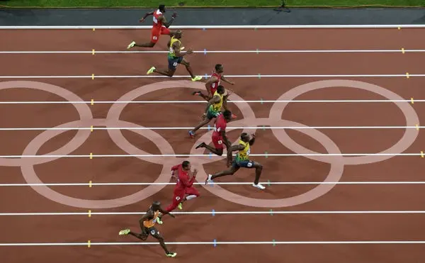 Arrestan a hombre por lanzar botella en Final de 100m