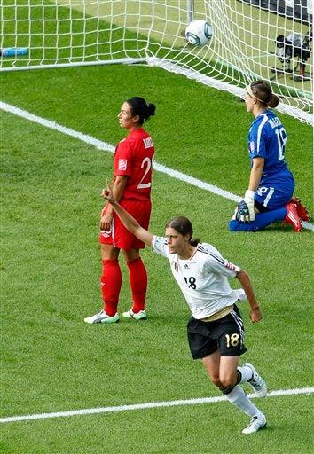 Las canadienses tendrán que venir de atrás para seguir pelenado en este Mundial (FOTO: AP)