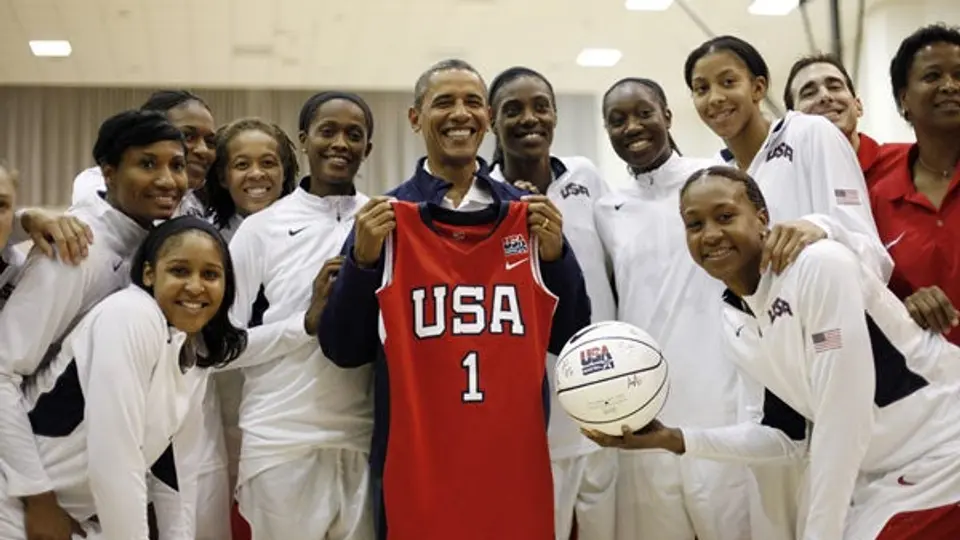 Aplasta Estados Unidos a Croacia en basquetbol femenil