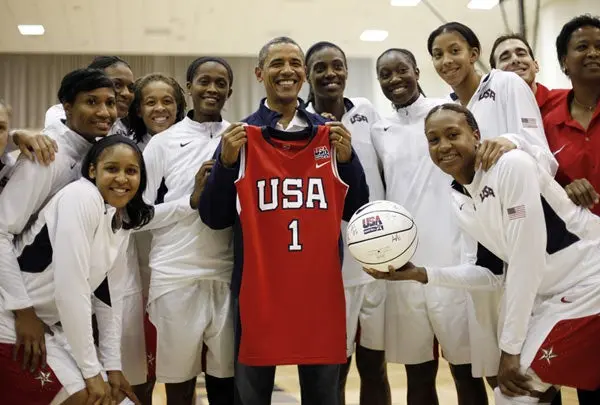 Aplasta Estados Unidos a Croacia en basquetbol femenil