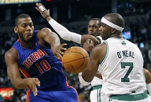 Celtics debutan en casa venciendo 96-85 a Pistons