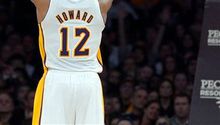 D'Antoni y Bryant defienden a Dwight Howard