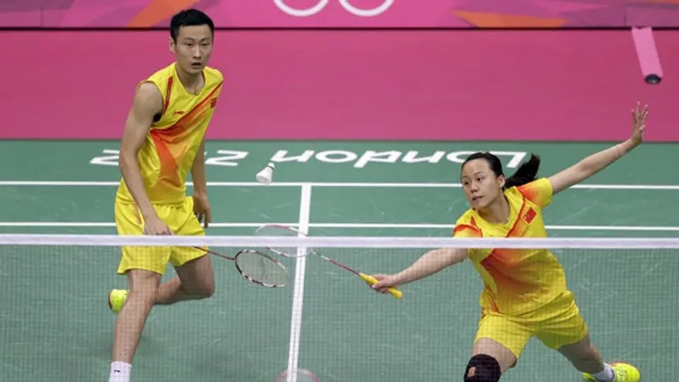China, Oro y plata de bádminton mixto
