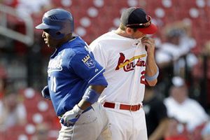 Reales vencen a Cardenales en juego de 15 entradas