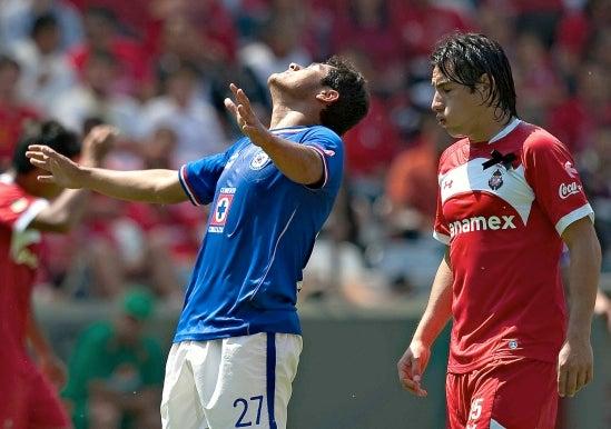 Toluca y Cruz Azul aburren en la J11