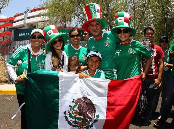 Las familias asistieron al partido. FOTO: BERNARDO MALDONADO