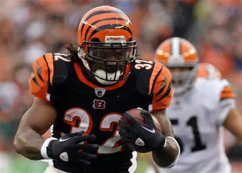 Cincinnati vence 23-20 a los Cafés con un gol de campo