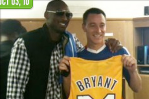 Kobe regala jersey a John Terry en Stamford Bridge