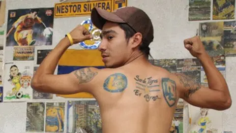 Aficionado felino se tatuó la imagen del Tuca