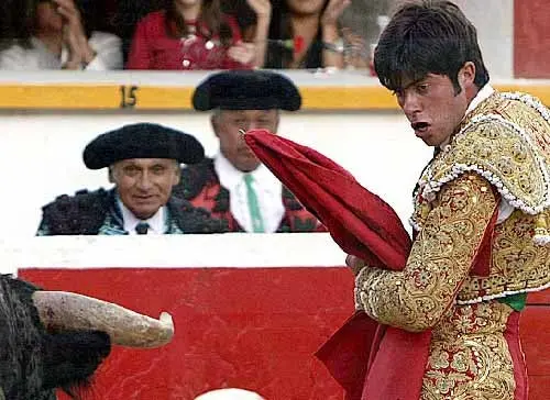 Rivera dio la sorpresa al dar una faena sobria