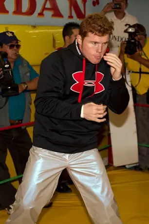 'Canelo' confía en su velocidad para vencer a Cintrón