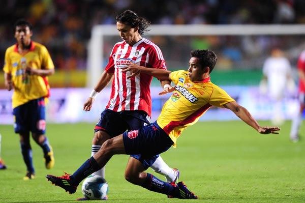 El primer tiempo ofreció pocas emociones. FOTO: SAÚL MOLINA