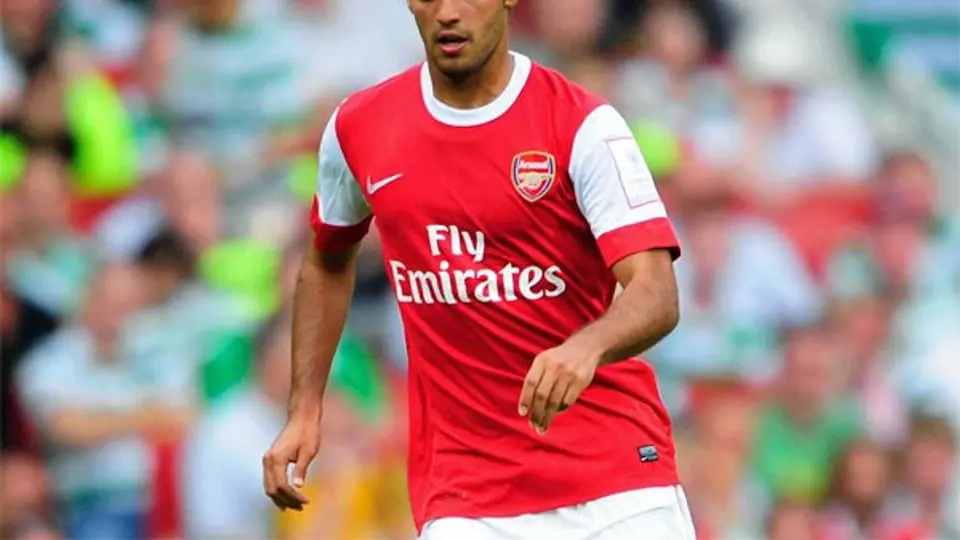 Especulan con salida de Vela del Arsenal