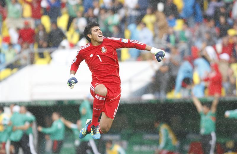 Sánchez celebra el gol de México al minuto 40'. FOTO: EFE
