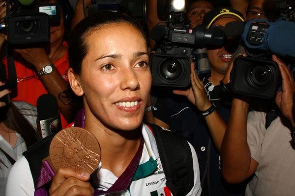 La medallista mexicana llegó a la Ciudad de México | MEXSPORT