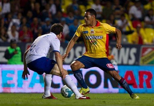 Ambos equipos salieron con todo. FOTO: AP