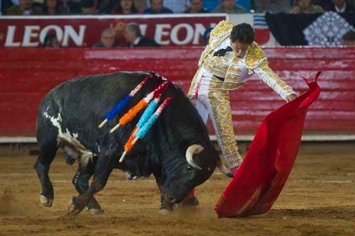 Diego Silveti cortó el rabo y las orejas en la Plaza México. (FOTO: CÉSAR VICUÑA)