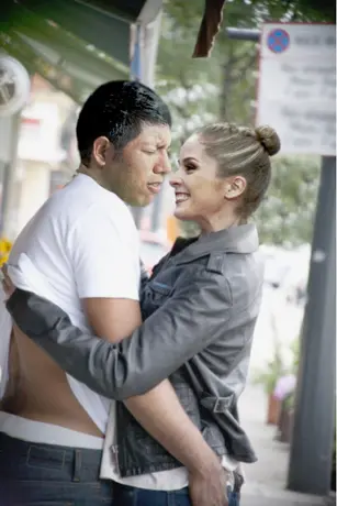 Everardo tiene un romance con Cynthia