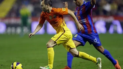 Barça golea y se pone a 11 del Madrid