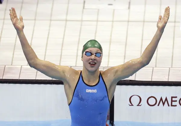 Lituana de 15 años gana los 10m pecho