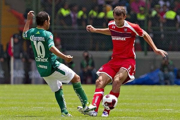 El partido fue muy disputado en toda la cancha | MEXSPORT