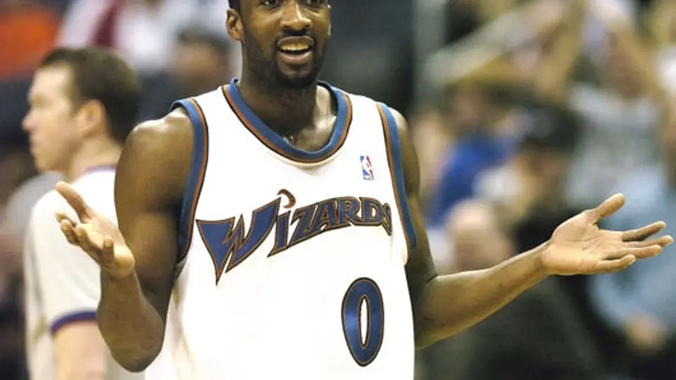 Arenas, de Wizards, es multado por simular lesión