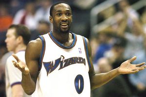 Arenas, de Wizards, es multado por simular lesión