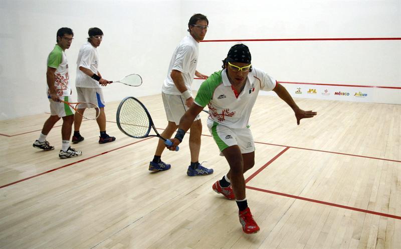 En un duelo cardiaco, los mexicanos se impusieron 11-7 y 11-10. FOTO: EFE