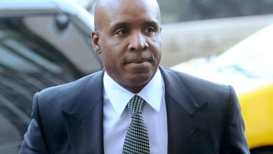 Bonds recibe blanda sentencia