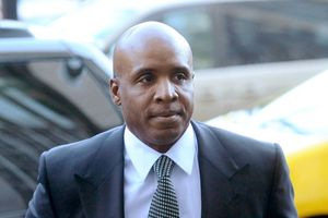 Bonds recibe blanda sentencia