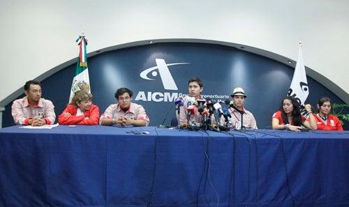 El equipo de Tiro con Arco en conferencia | MIGUEL PONTÓN
