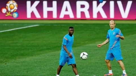 Insultos racistas en entrenamiento de Holanda
