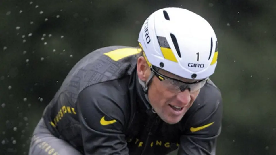 Nike retira contrato a Armstrong