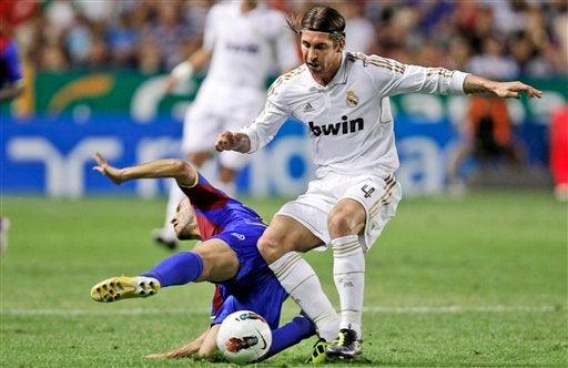 Levante aprovechó la desventaja numérica del Real Madrid. FOTO: AP