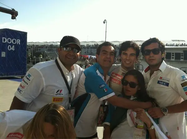 Apoyan con entusiasmo a Checo