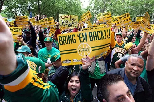 Los SuperSonics podrían volver a Seattle | AP