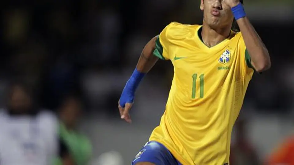 Neymar guía paliza de Brasil a China