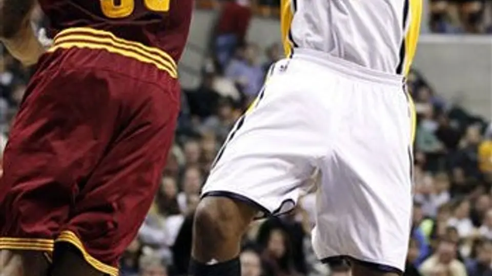 Pacers se imponen 98-91 a Cavaliers en tiempo extra