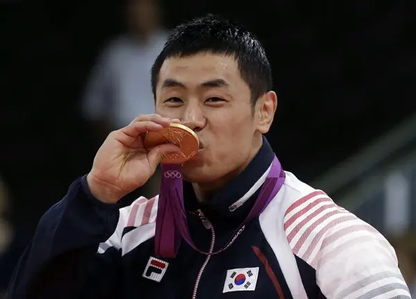Oro para Corea y Francia en judo