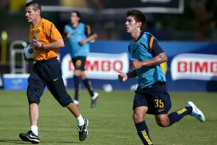 Alfredo Tena realizó su primera práctica a cargo del conjunto azulcrema. FOTO: MEXSPORT