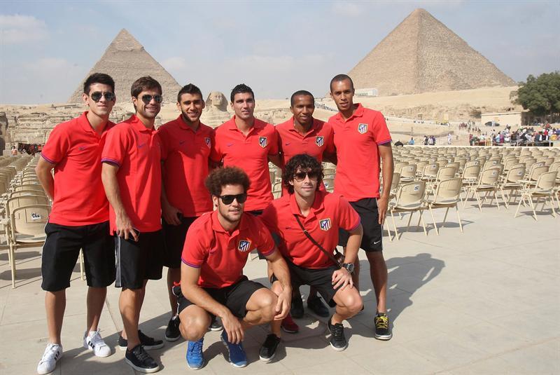 El equipo aprovechó su estadía para visitar las pirámides. FOTO: EFE