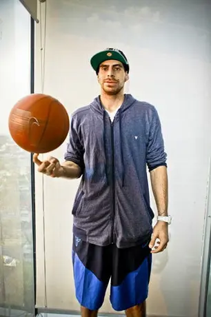 Lorenzo Mata sueña con la NBA