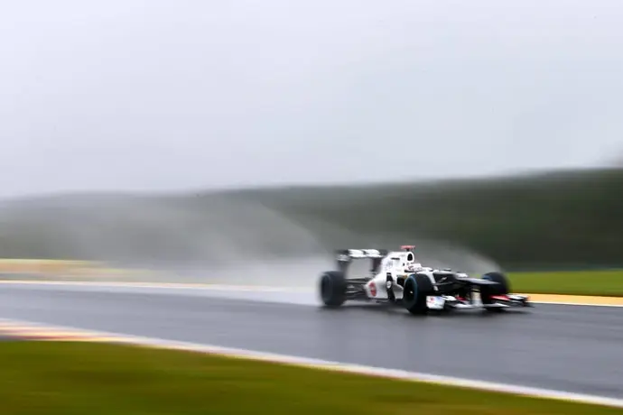 Kobayashi, compañero de Checo' domina la P1