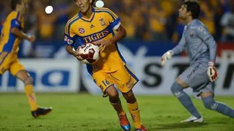 Tigres y Rayados inician en polos opuestos