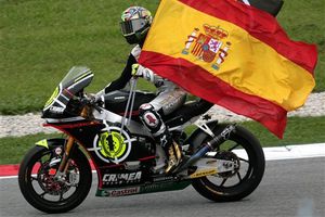 Español Toni Elías se corona en Moto2