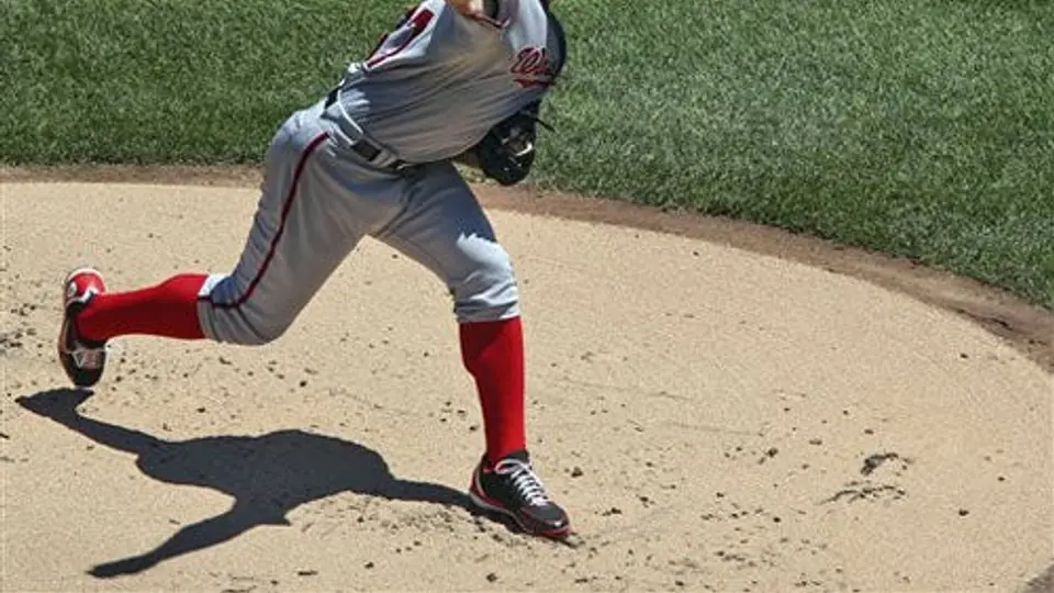 Strasburg poncha a 11 en victoria de Washington