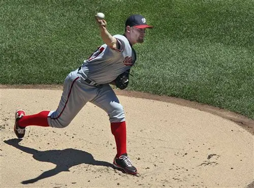 Strasburg poncha a 11 en victoria de Washington